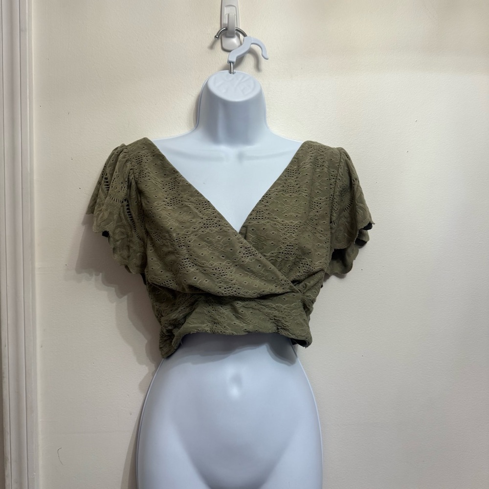Urban Outfitters Romantics crop top size L